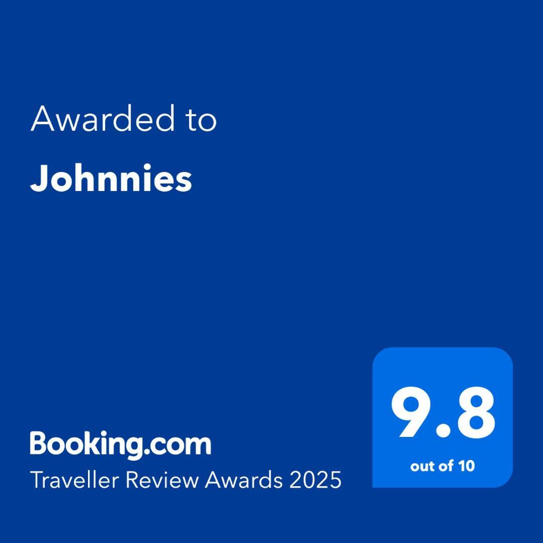 Johnnies *